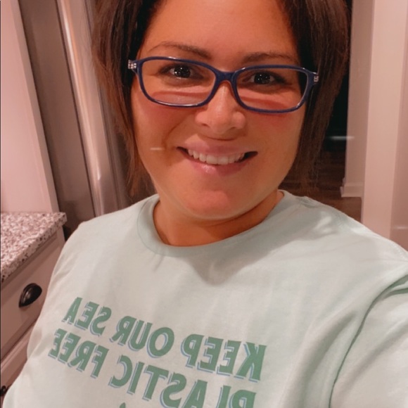 MEET YOUR POSHER - I’m Tara 💛 - Picture 6 of 11